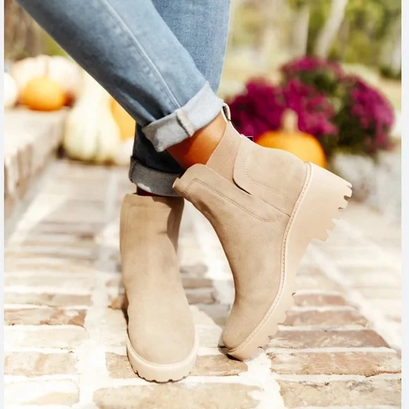 Dolce Vita Shoes Dolce Vita Huey H2 Boots In Mushroom Suede